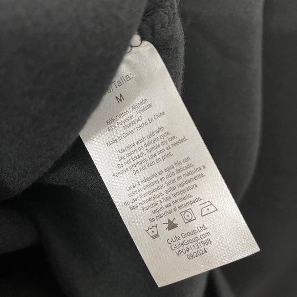 Ghost Face Horror Movies and Chill Fleece Shirt Unisex Medium - Picture 6 of 8